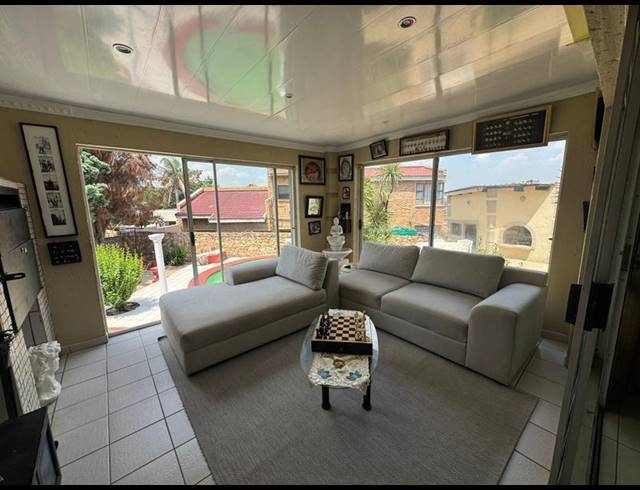 4 BEDROOM HOUSE FOR SALE IN ALBERTSDAL